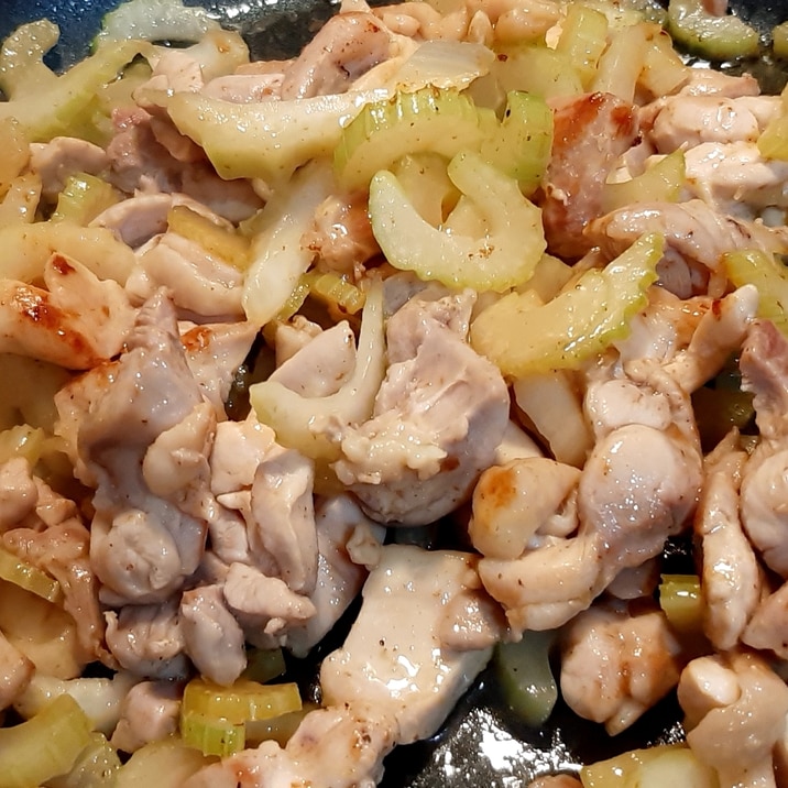 夏はさっぱり 鶏肉の塩レモン炒め レシピ 作り方 By きょんぴか 楽天レシピ 夏はさっぱり 鶏肉の塩レモン炒め レシピ 作り方 By きょんぴか 楽天レシピ